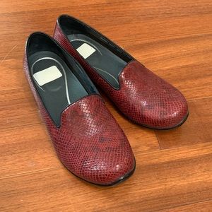 Dansko Olivia Wine Loafers 37